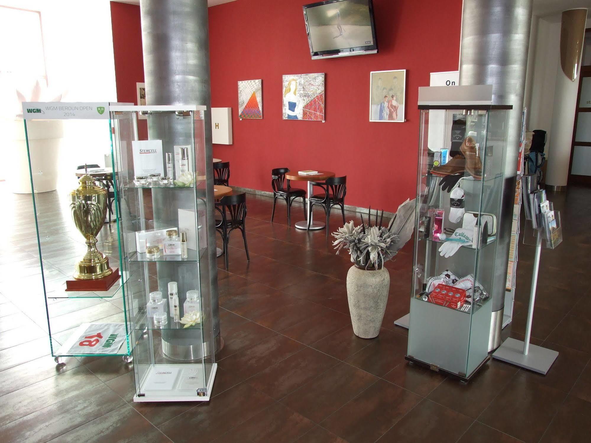 Отель Golf Club 4*